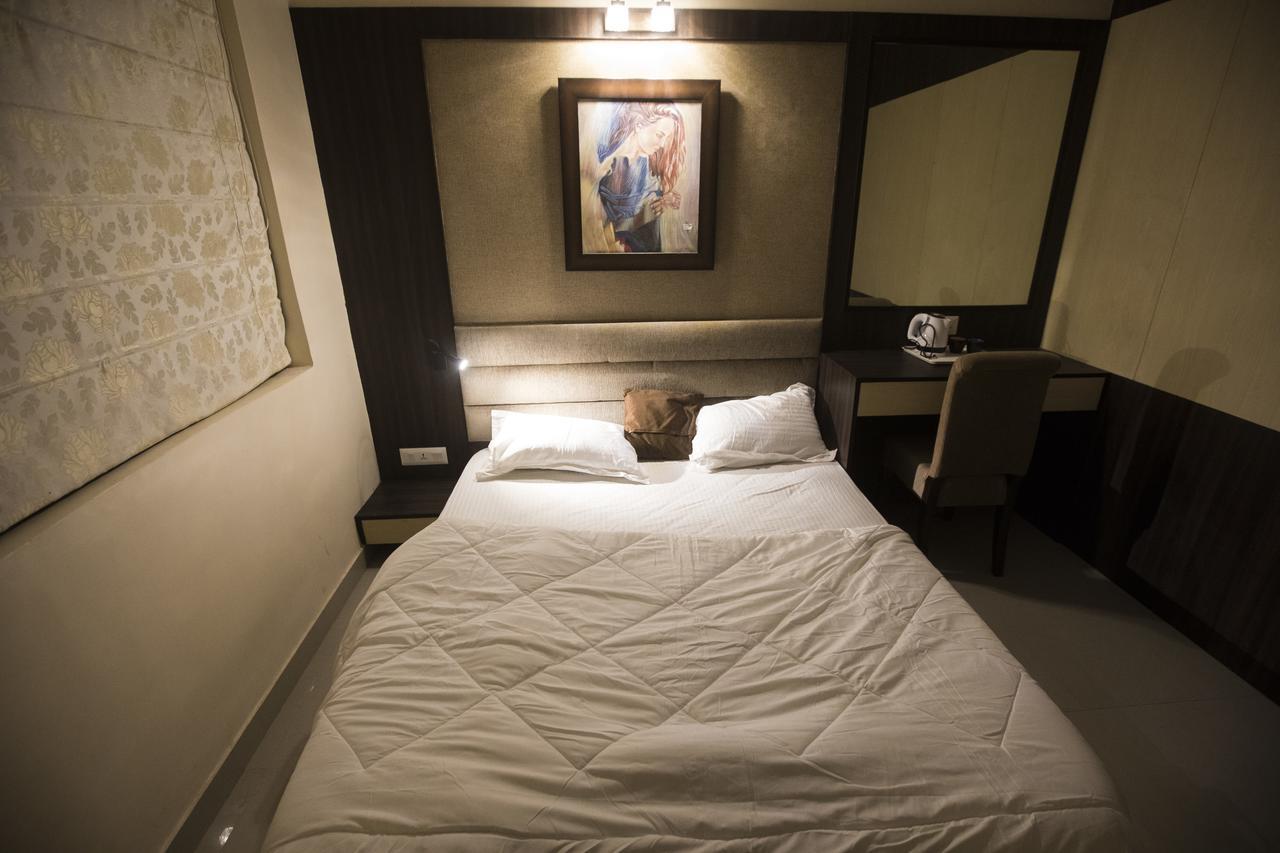 Backpackers Park Hostel Kolkata Bagian luar foto
