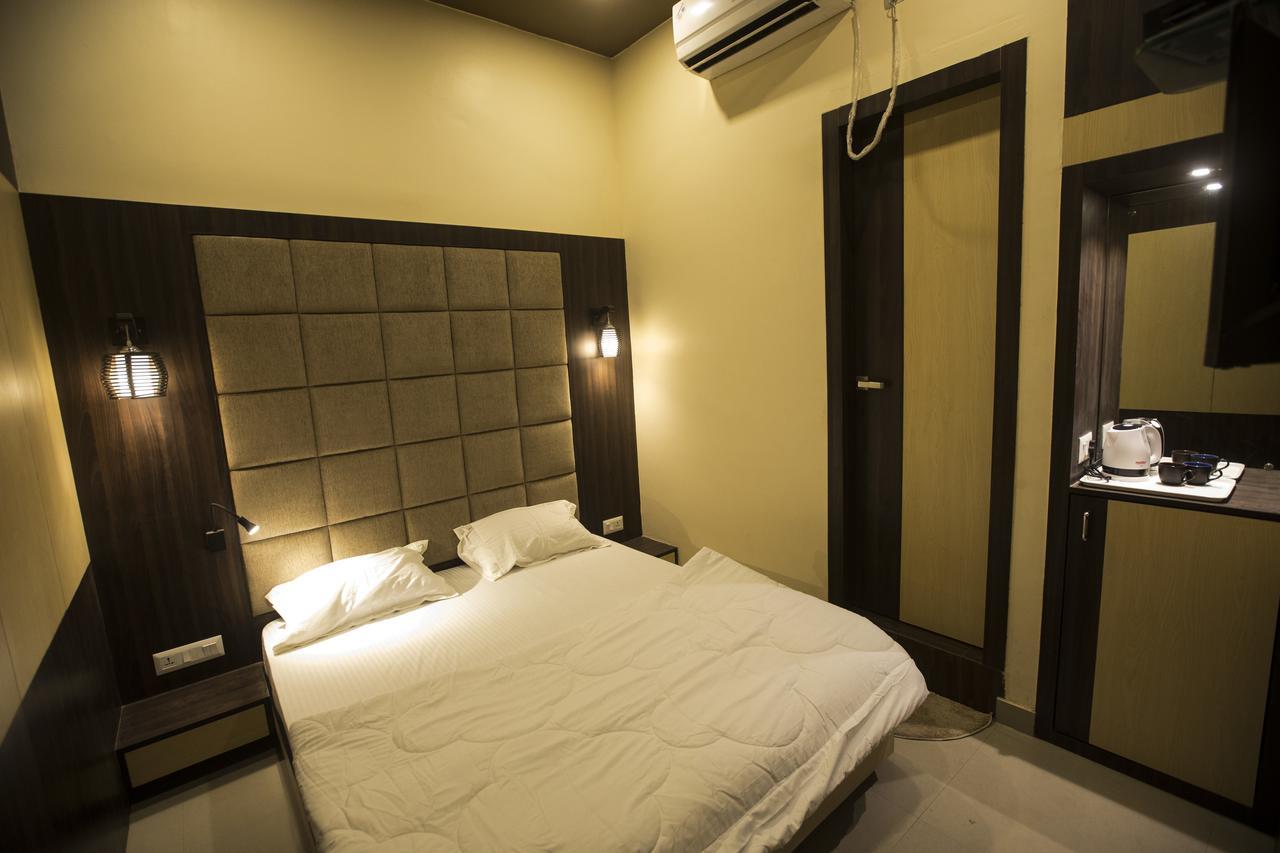 Backpackers Park Hostel Kolkata Bagian luar foto